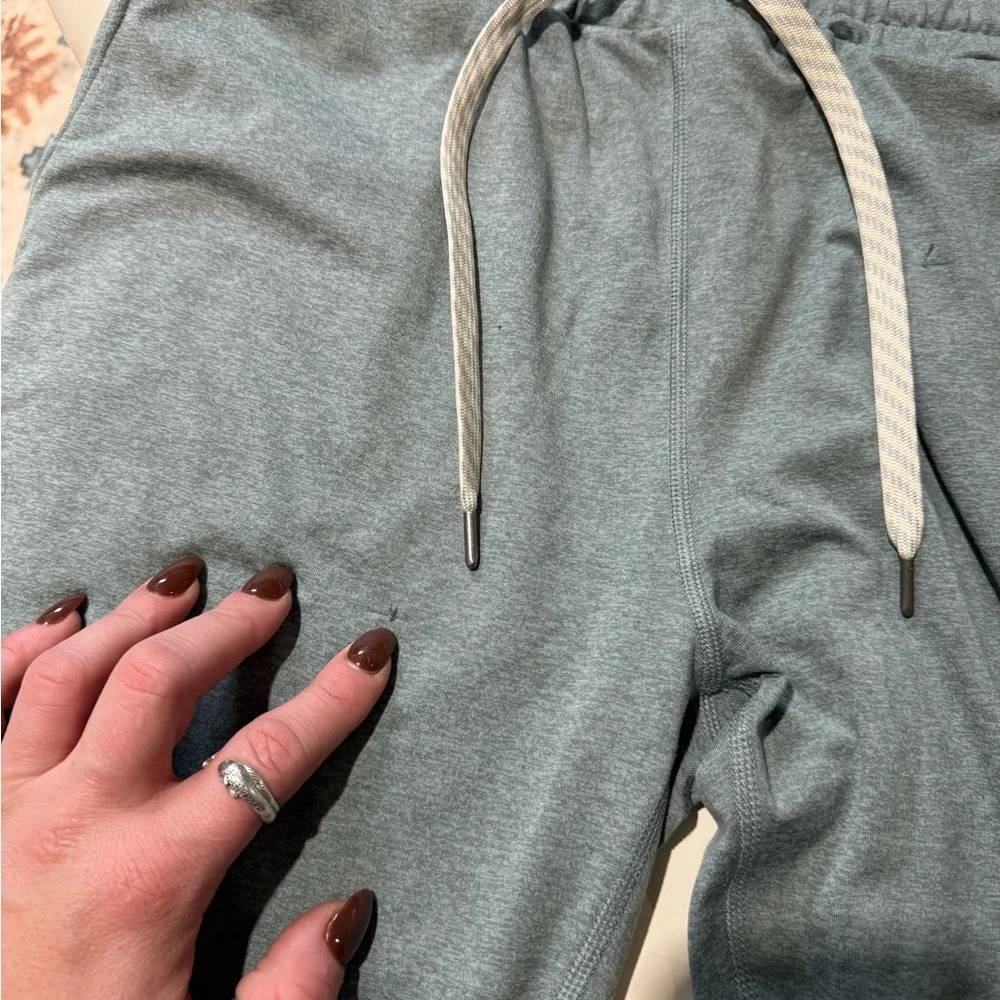 Vuori performance jogger - Picture 3 of 5
